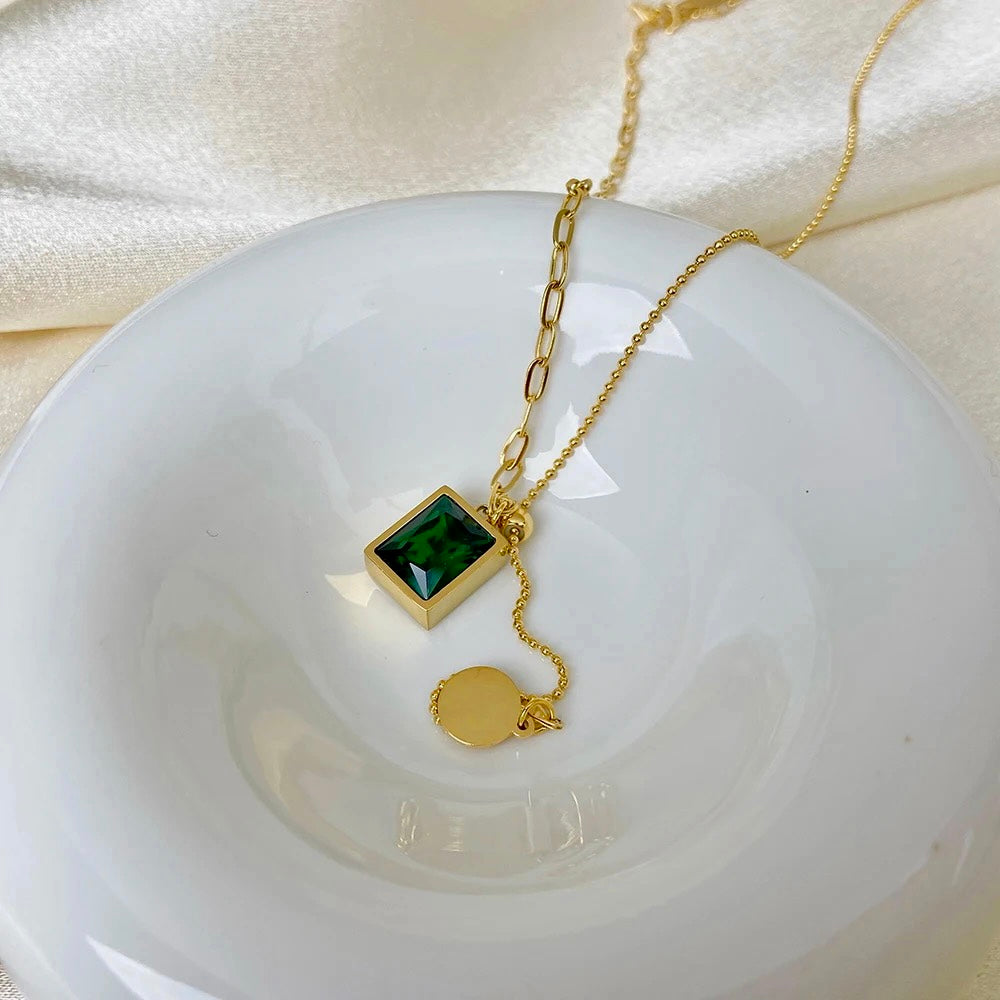 ISABEL NECKLACE Emerald Green - Totes Luxe UK